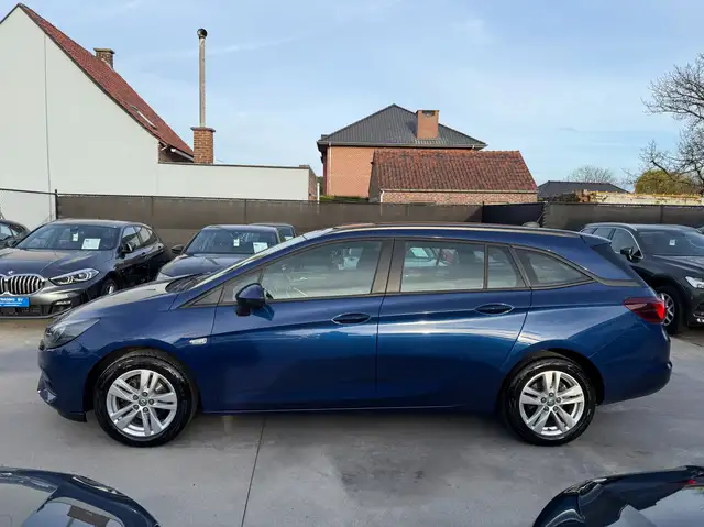 Opel Astra view 8