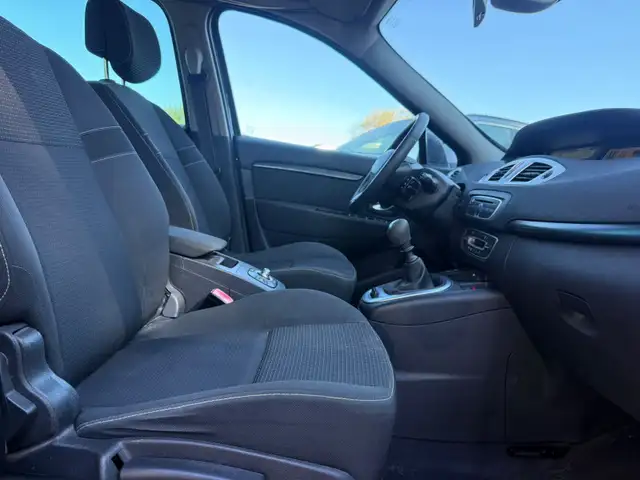Renault Scenic view 14