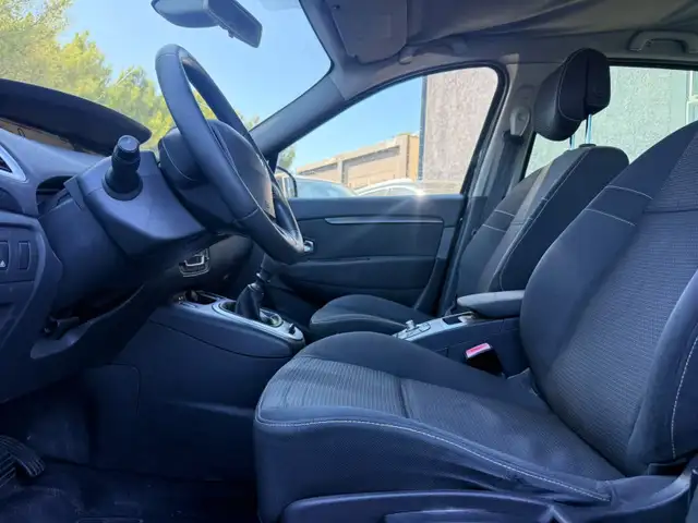 Renault Scenic view 9