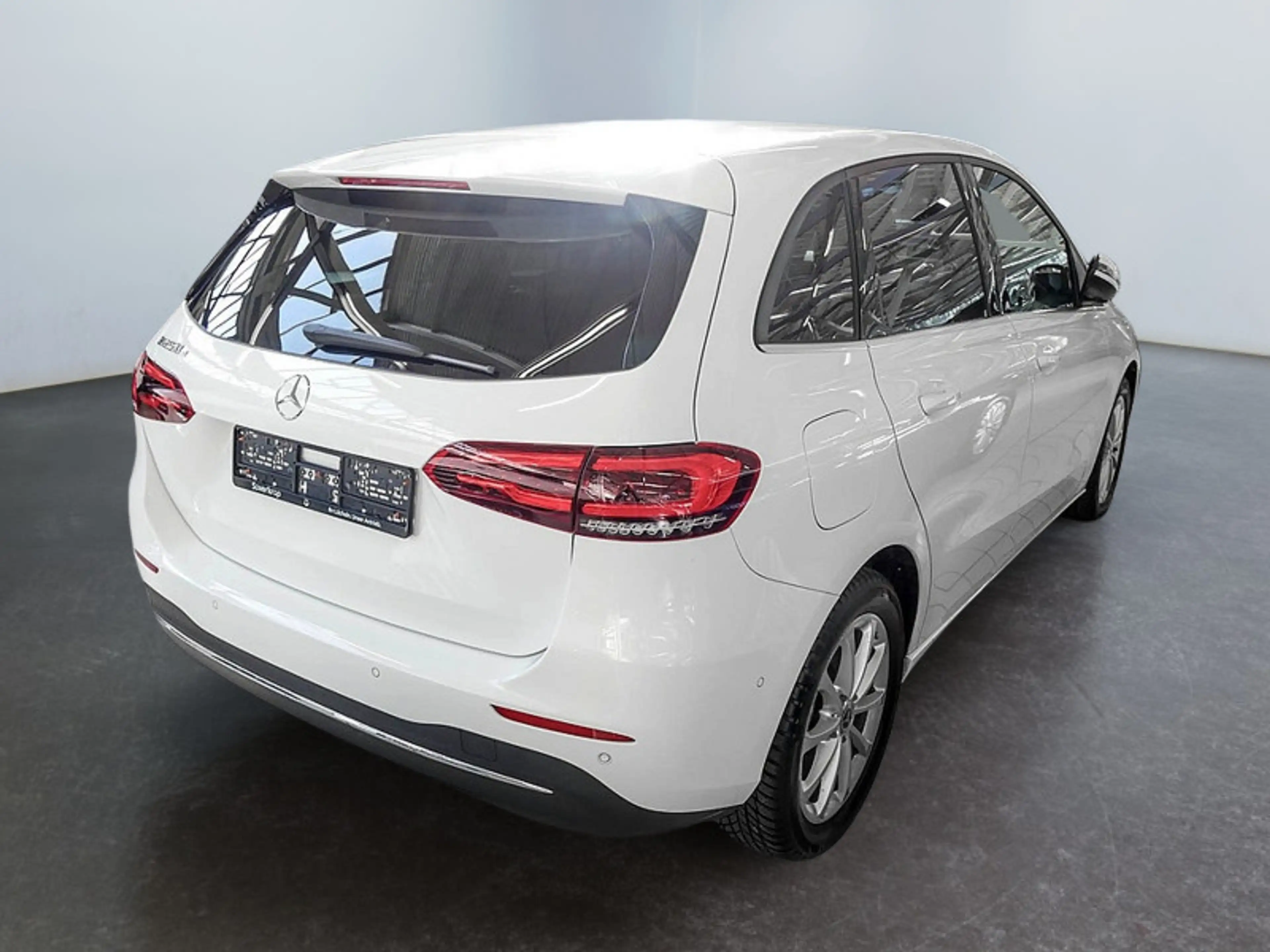 Mercedes-Benz B 250 e KAMERA SPUR PDC SHZ — photo 6