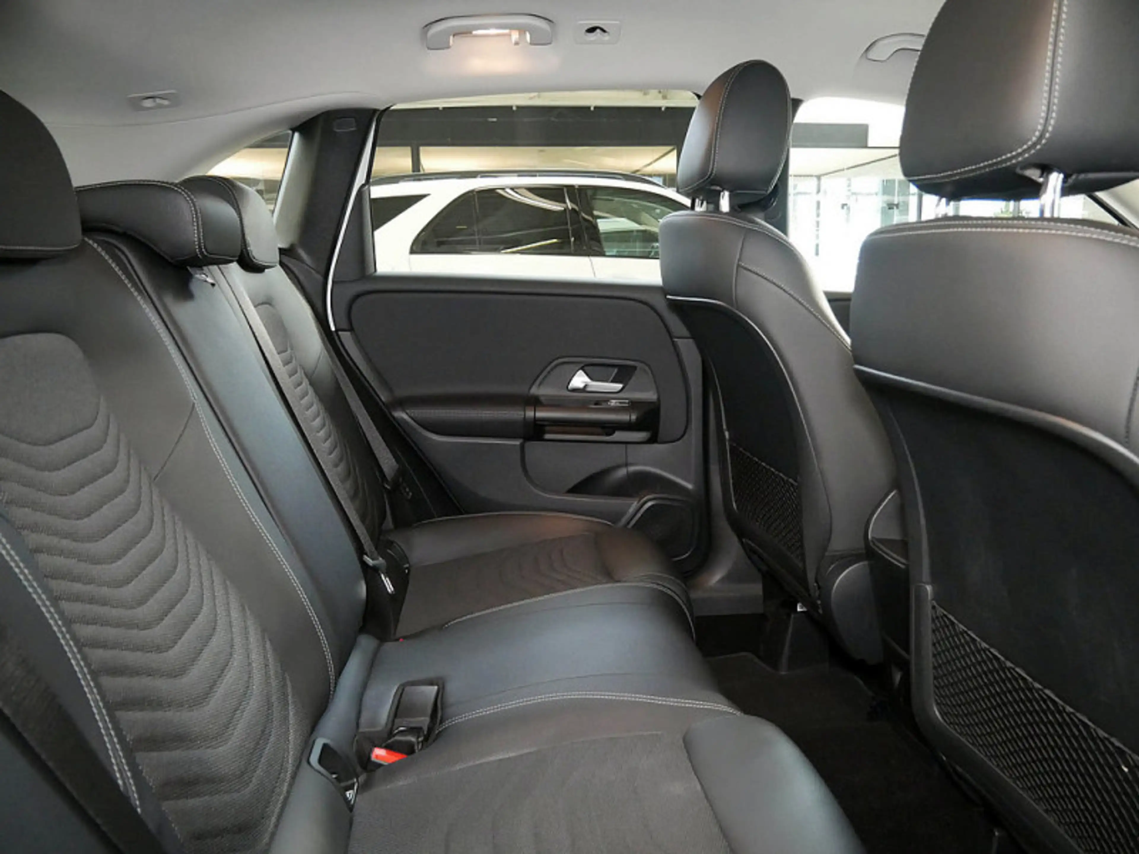 Mercedes-Benz B 250 e KAMERA SPUR PDC SHZ — photo 11