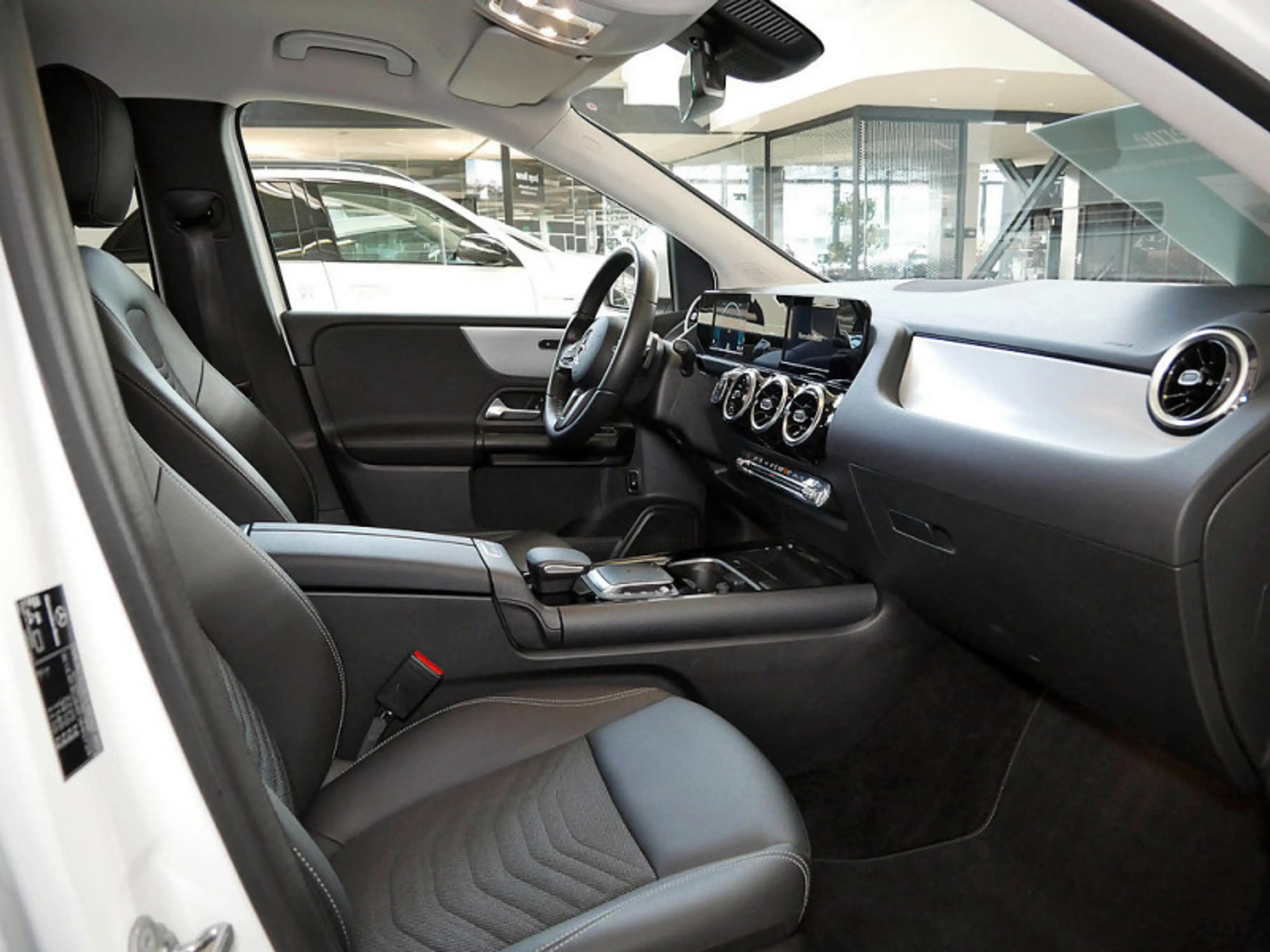 Mercedes-Benz B 250 e KAMERA SPUR PDC SHZ — photo 10