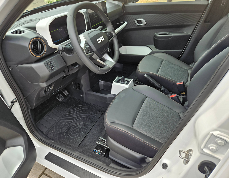 Dacia Spring Extreme electric 100*NAVI*RFK*PDC VORNE+HINTEN*POWER-PAKET*CITY-PAKET+++ — photo 11