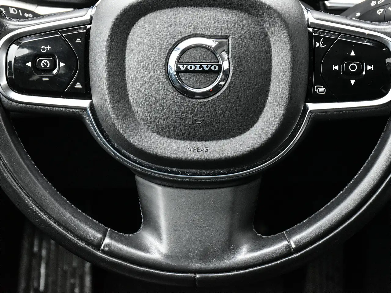 Volvo XC60 снимка Volvo XC60