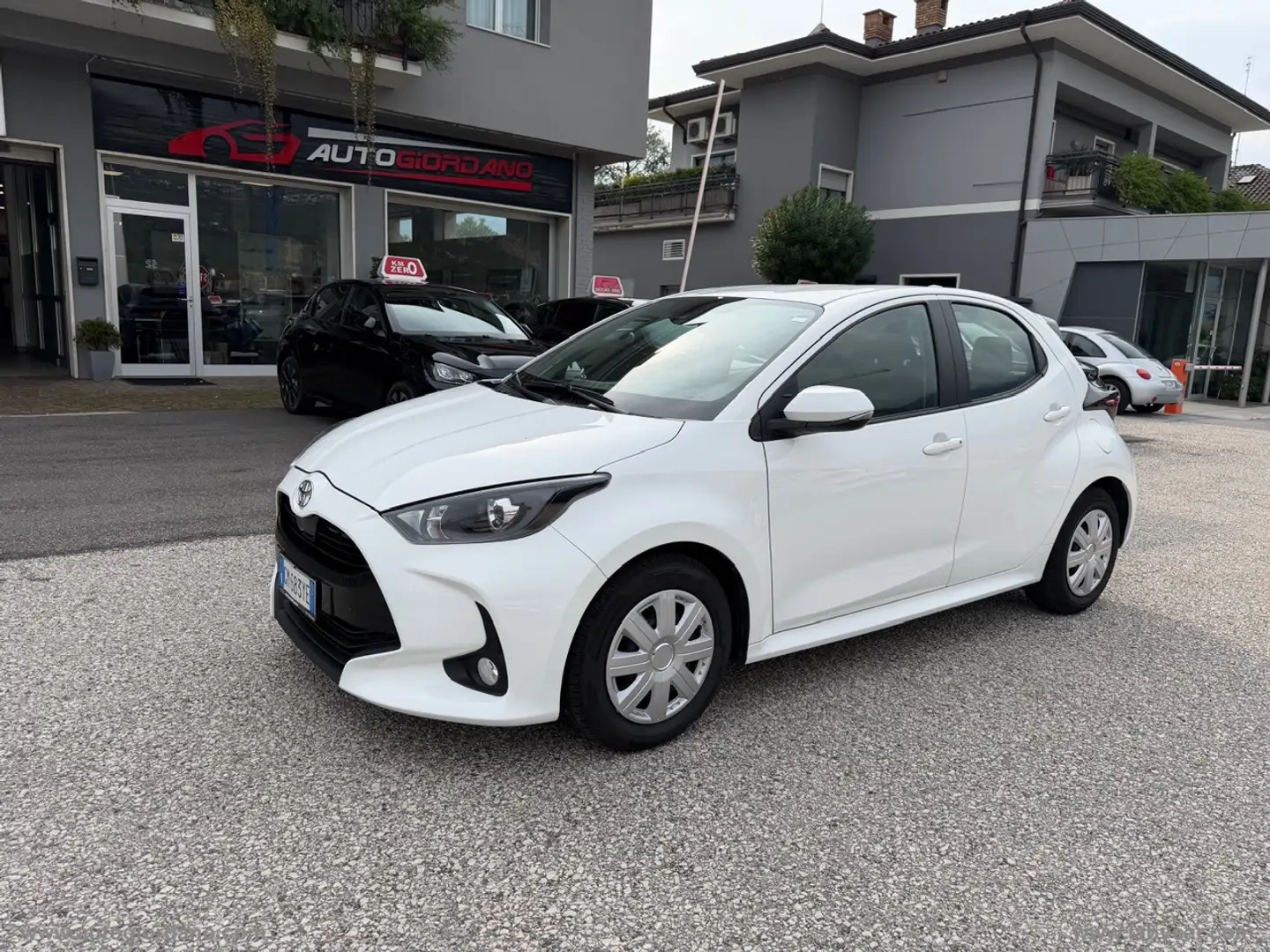 Toyota Yaris 1.0 5p. Active Blanc - 1