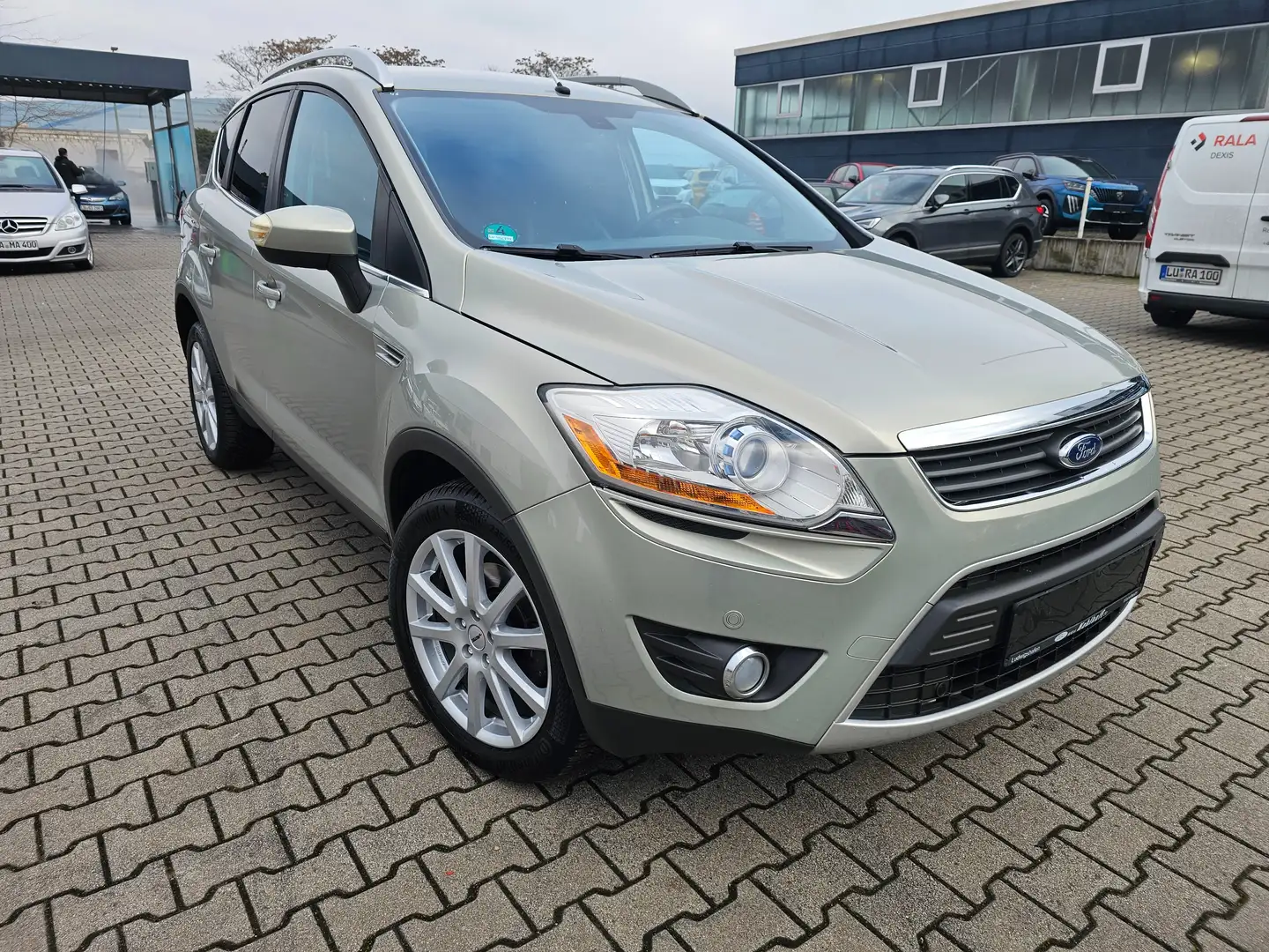 Ford Kuga Kuga 2.5 4x4 Titanium,1.H,Klima,Leder Xenon,Navi Grau - 1