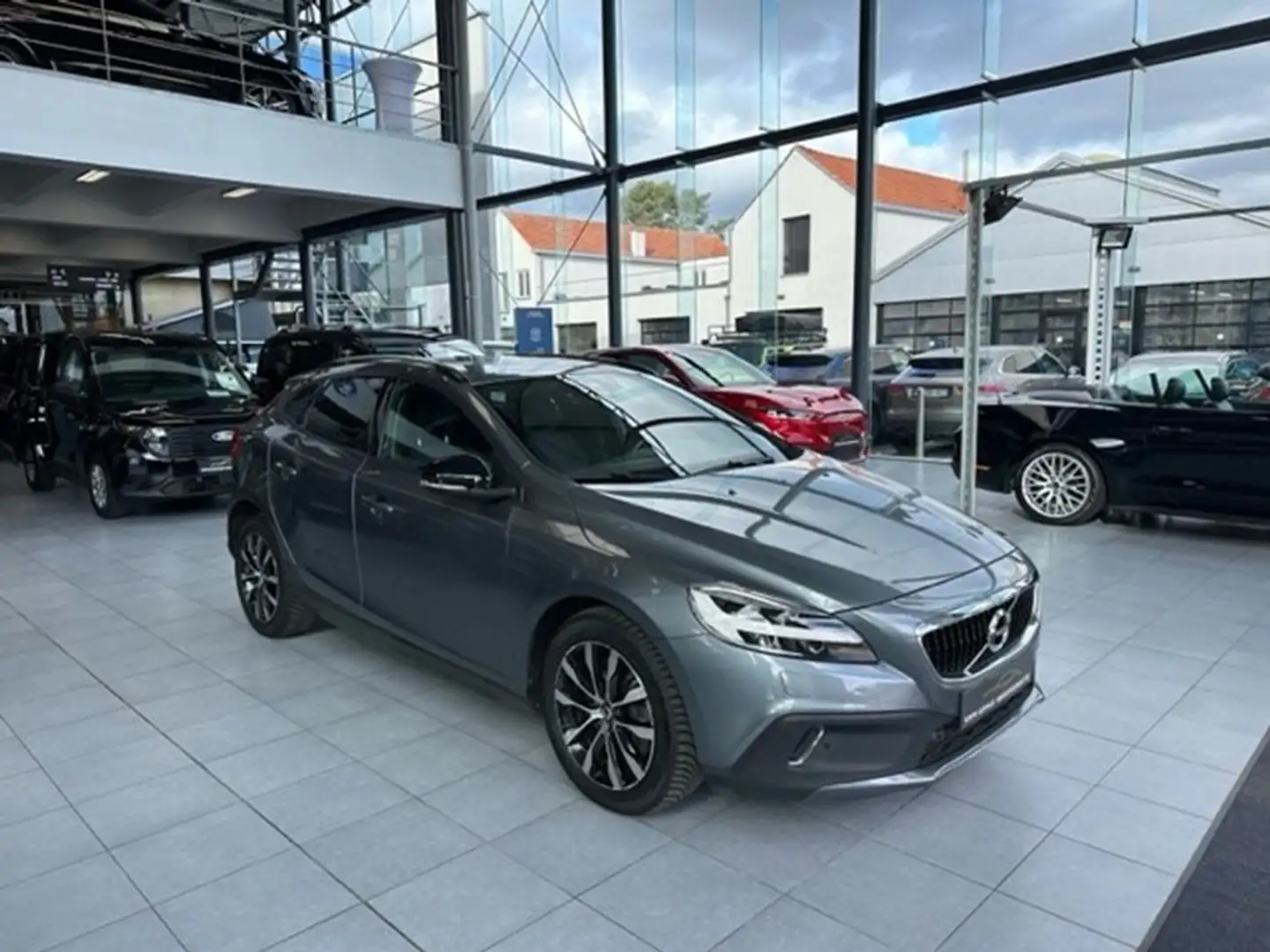 Volvo V40 Cross Country D2 AUTOMAAT Gris - 1