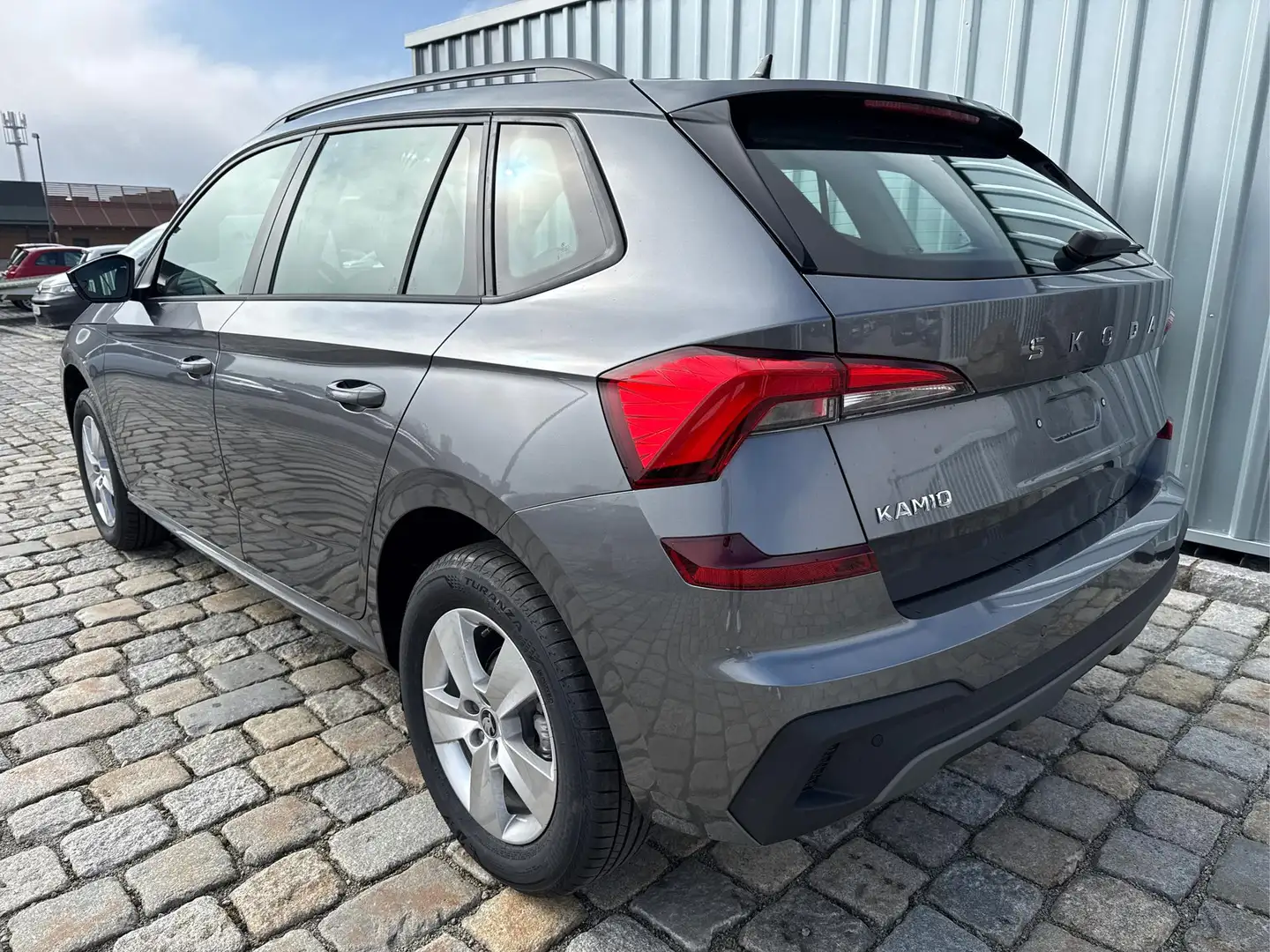 Skoda Kamiq 130 Jahre Premium Edition 1.0 TSI 115 PS DSG -A... Grau - 2
