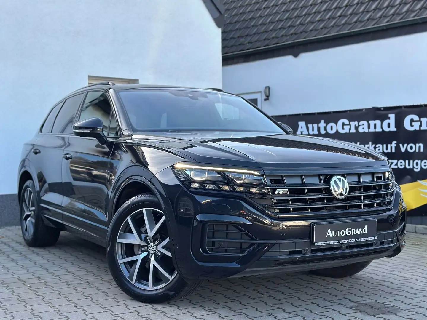 Volkswagen Touareg R-Line 4Motion*Keyless*1HAND*MATRIX*LUFT Negro - 1