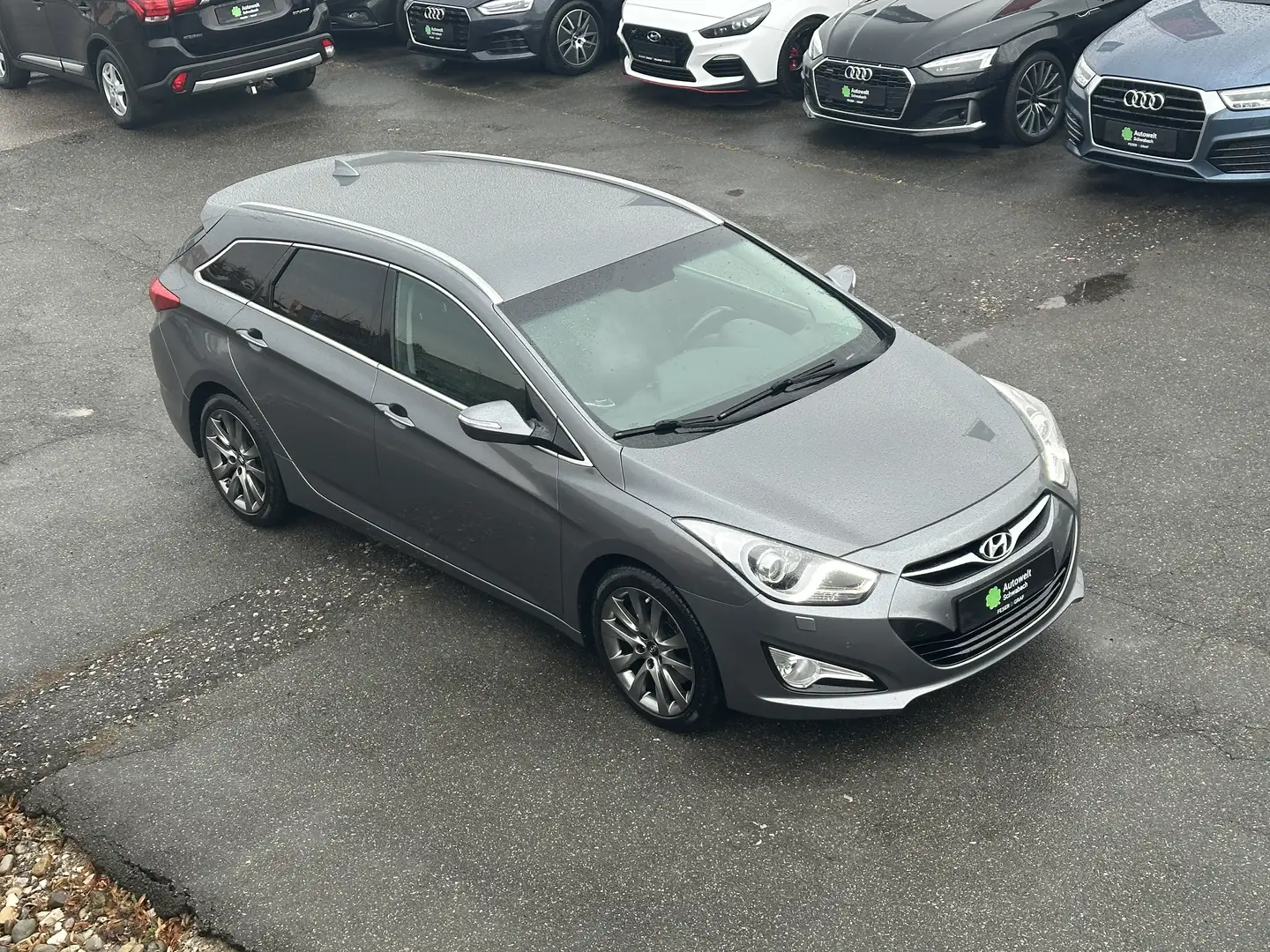 Hyundai i40 1.7 CRDI Fifa World Edition XENON NAVI Stříbrná - 1