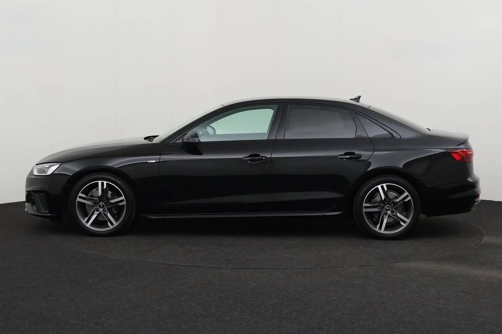 Audi A4 35 2.0TFSi S-Tronic + GPS + LEDER + PDC + CRUISE + - 2