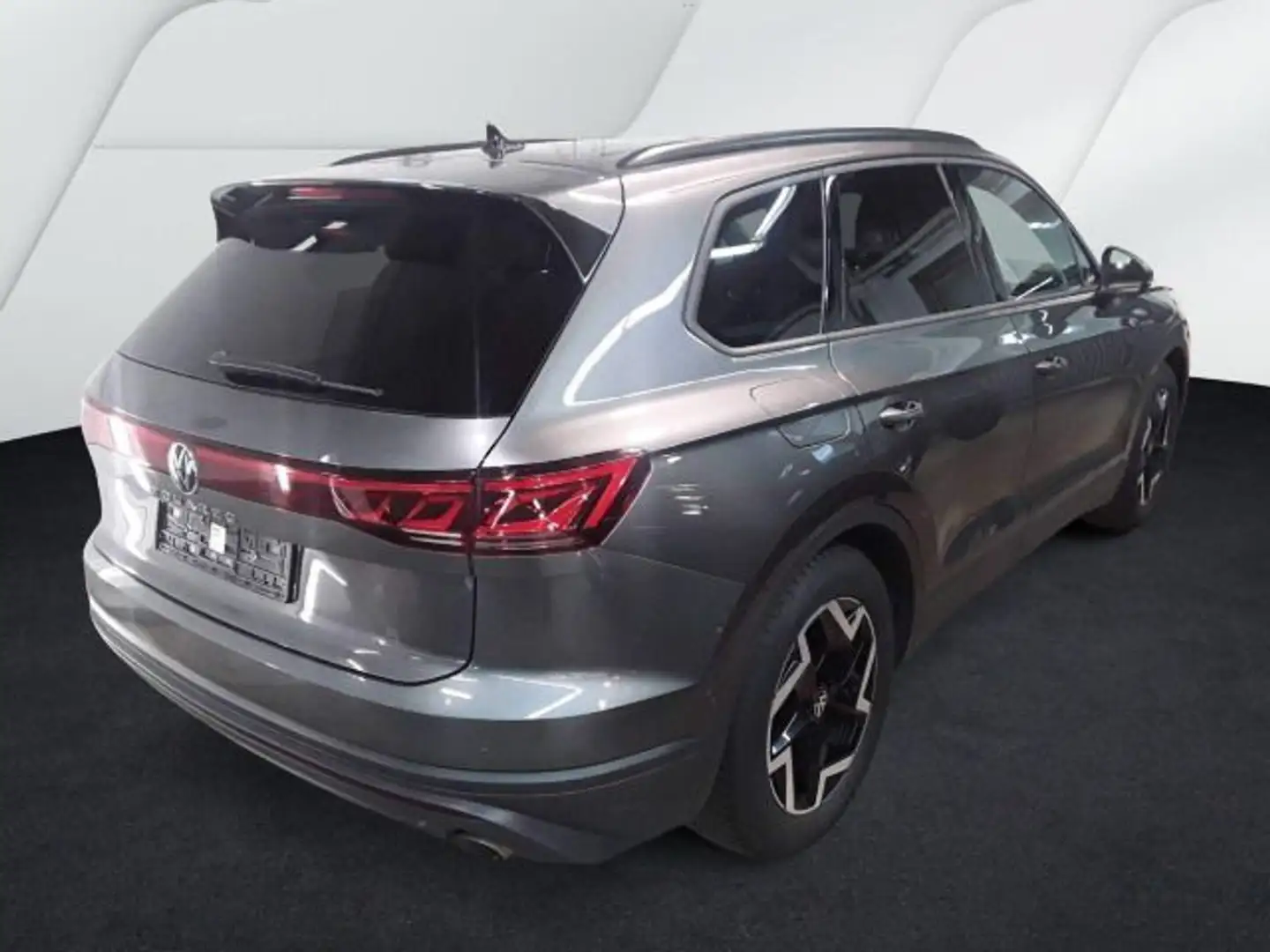 Volkswagen Touareg 3,0 V6 TDI 4M, Navi, Sitzh., Luft, AHK, Grau - 2