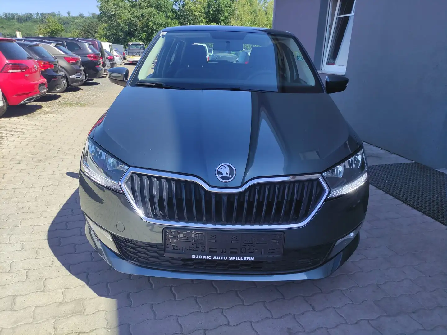 Skoda Fabia Fabia 1,0 Grau - 1