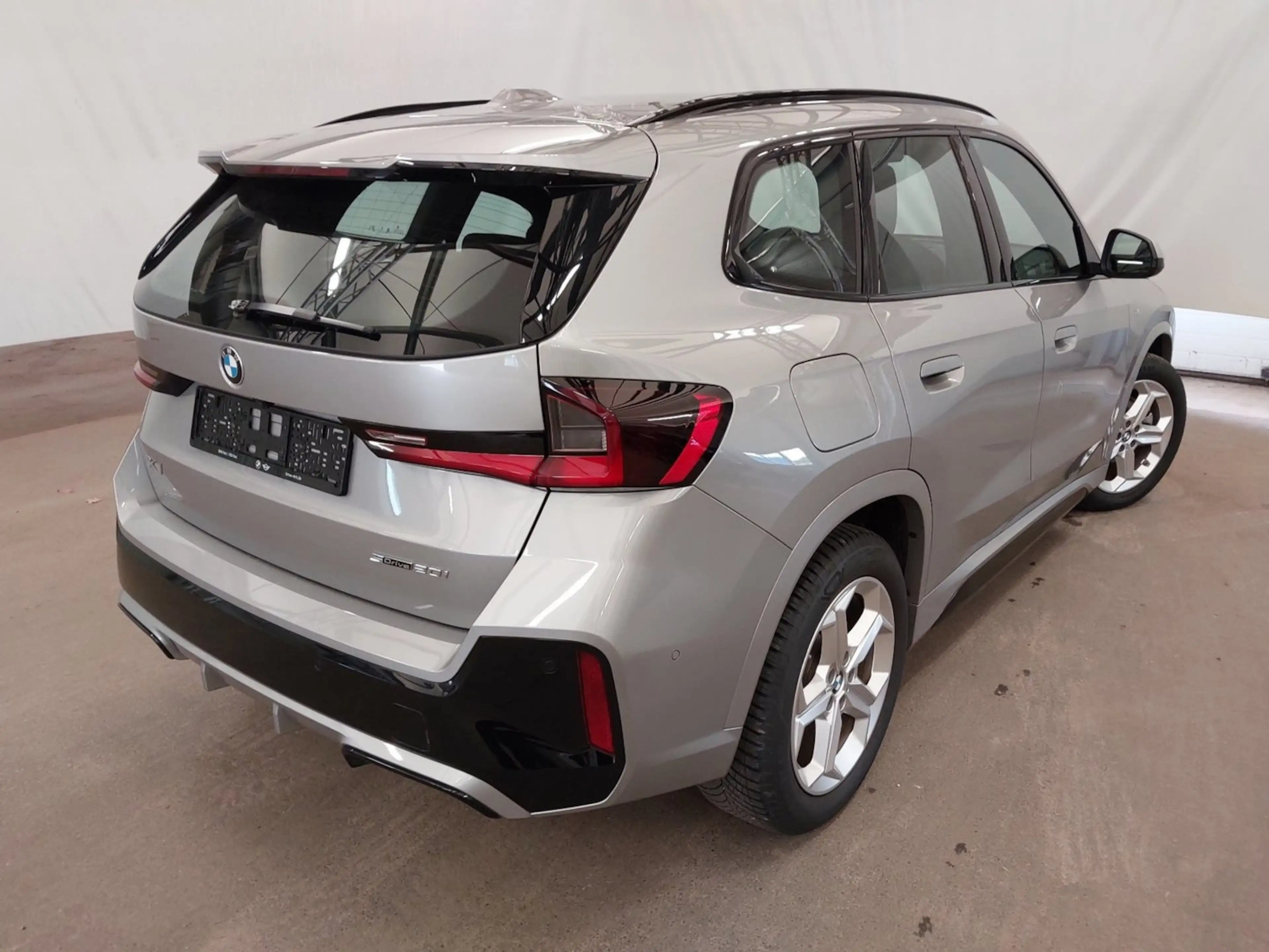 BMW X1 sDrive 20i M Sport HeadUp ACC Sound 360°Kam — photo 5