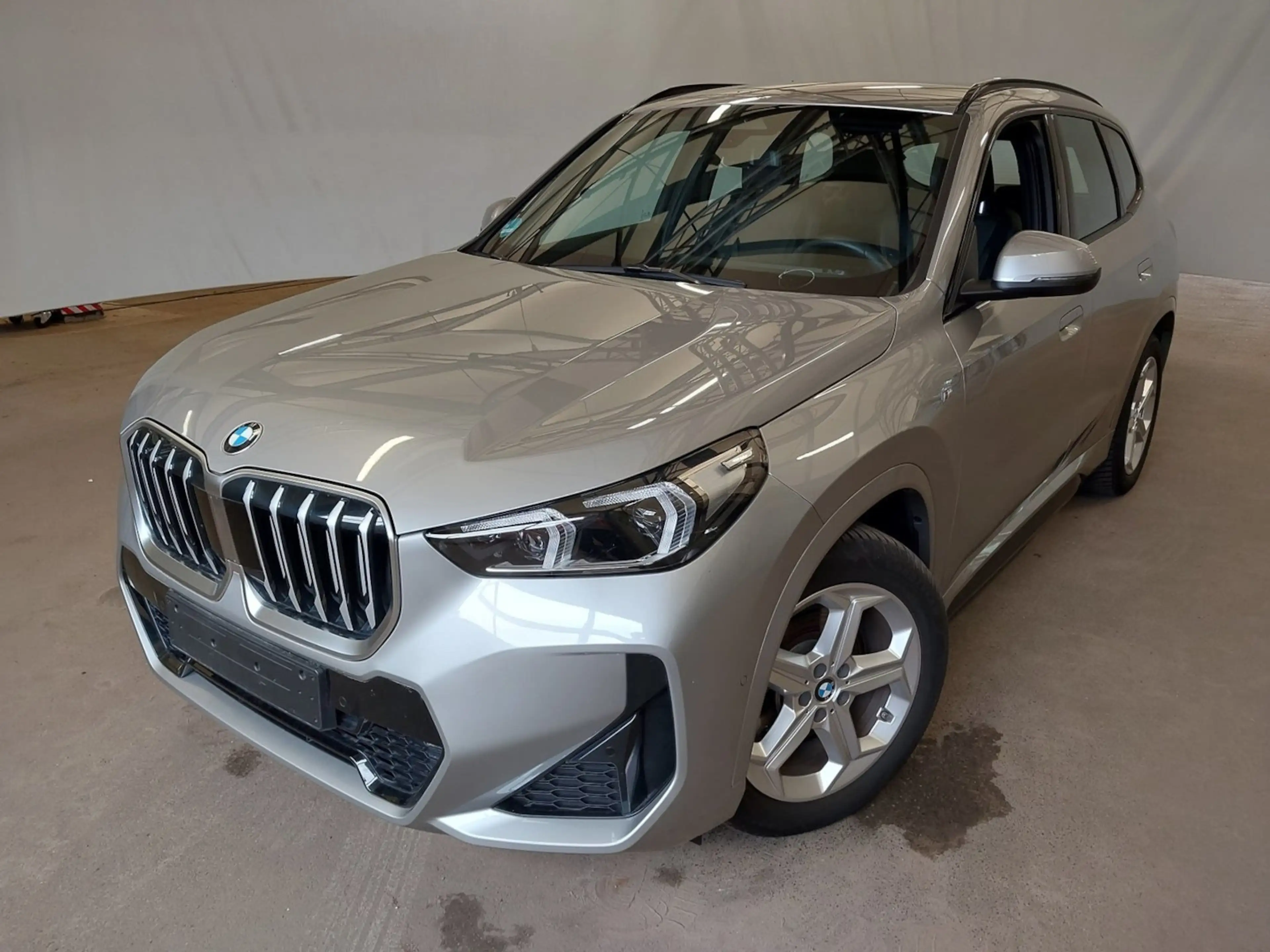 BMW X1 sDrive 20i M Sport HeadUp ACC Sound 360°Kam — photo 2