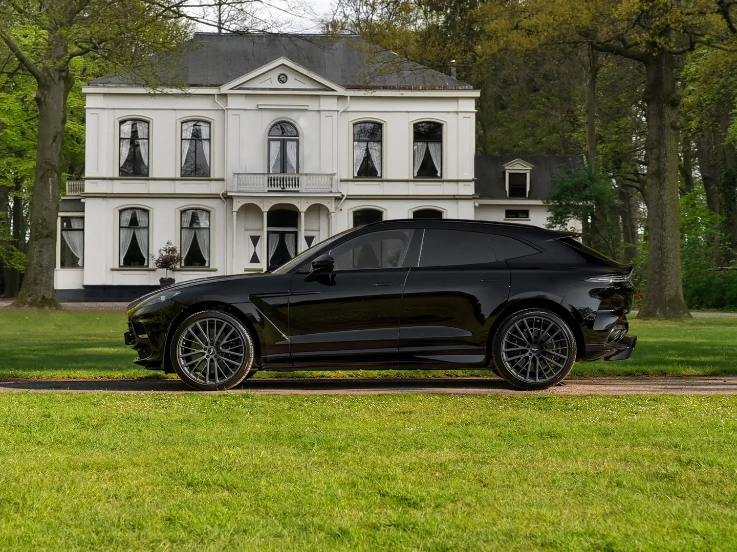 Aston Martin DBX 707 4.0 V8 | Veel carbon! | Alcantara interieur | Nero - 1