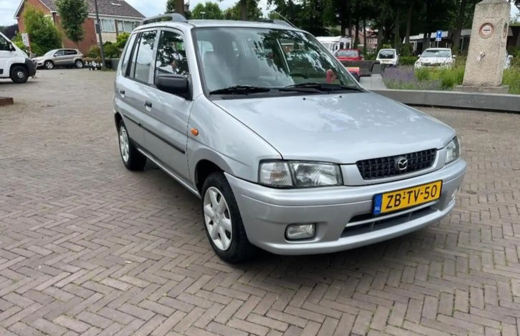 Mazda Demio 1.3 GLX Argent - 2