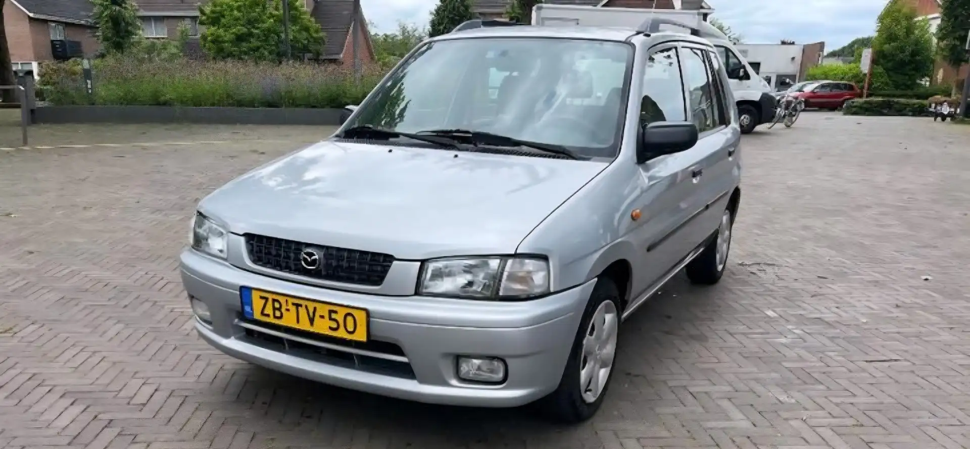 Mazda Demio 1.3 GLX Argent - 1