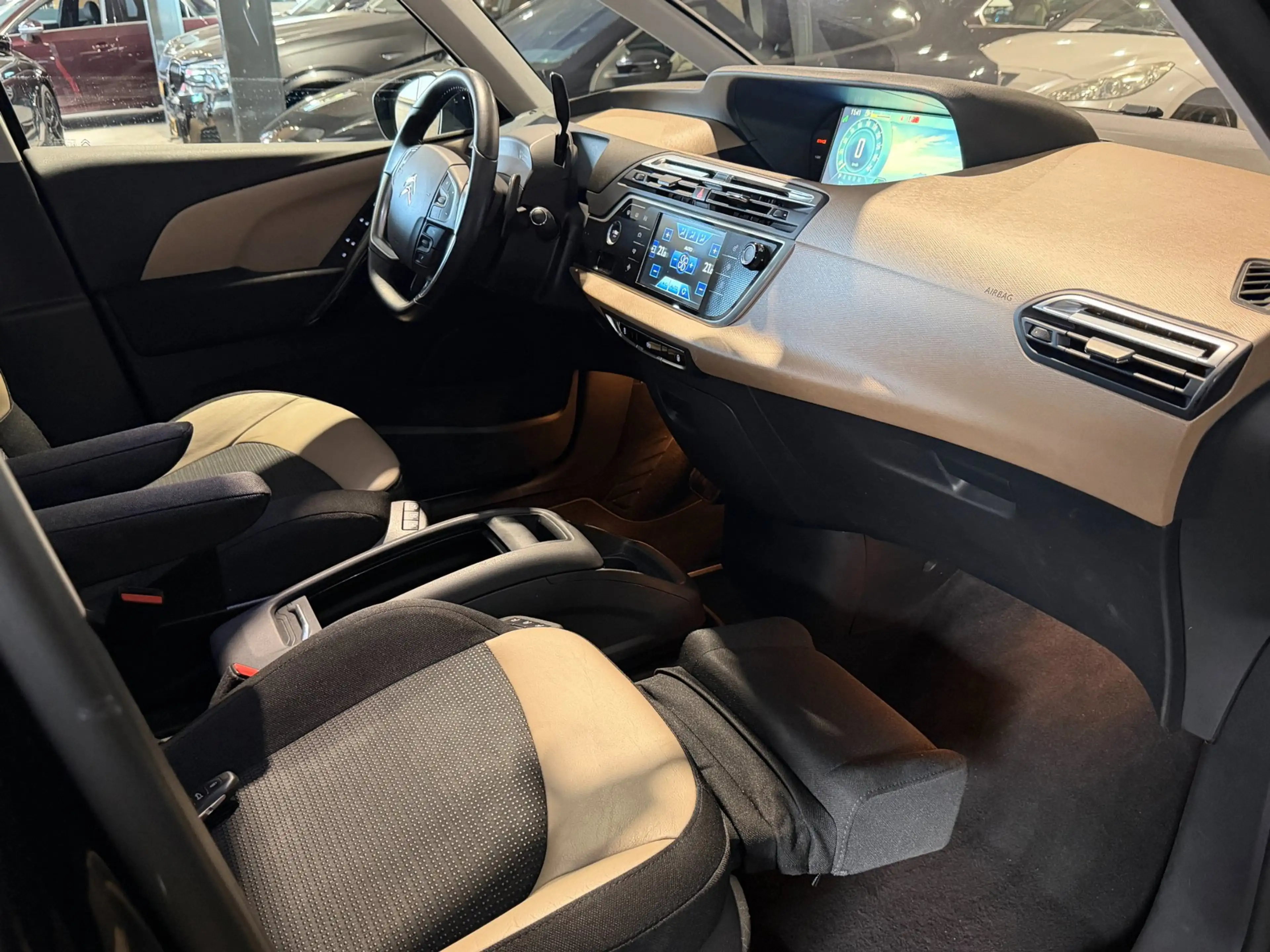 Citroen Grand C4 Picasso 1.6 e-THP Intensive 7 Persoons Automaat — photo 7