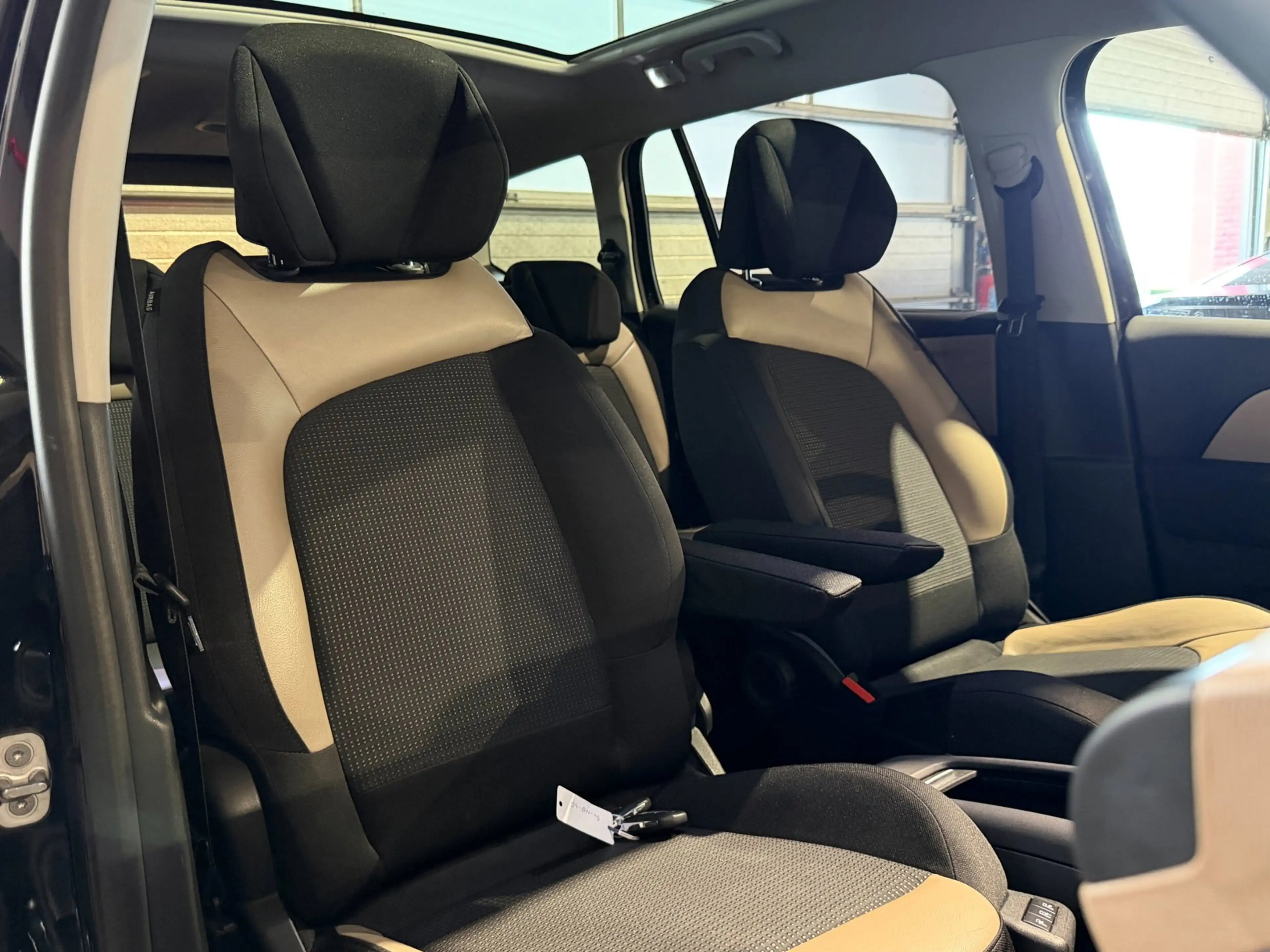 Citroen Grand C4 Picasso 1.6 e-THP Intensive 7 Persoons Automaat — photo 9