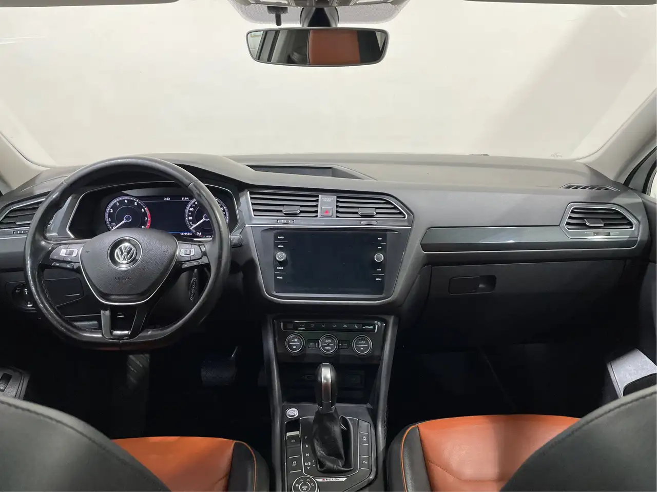 Volkswagen Tiguan снимка Volkswagen Tiguan