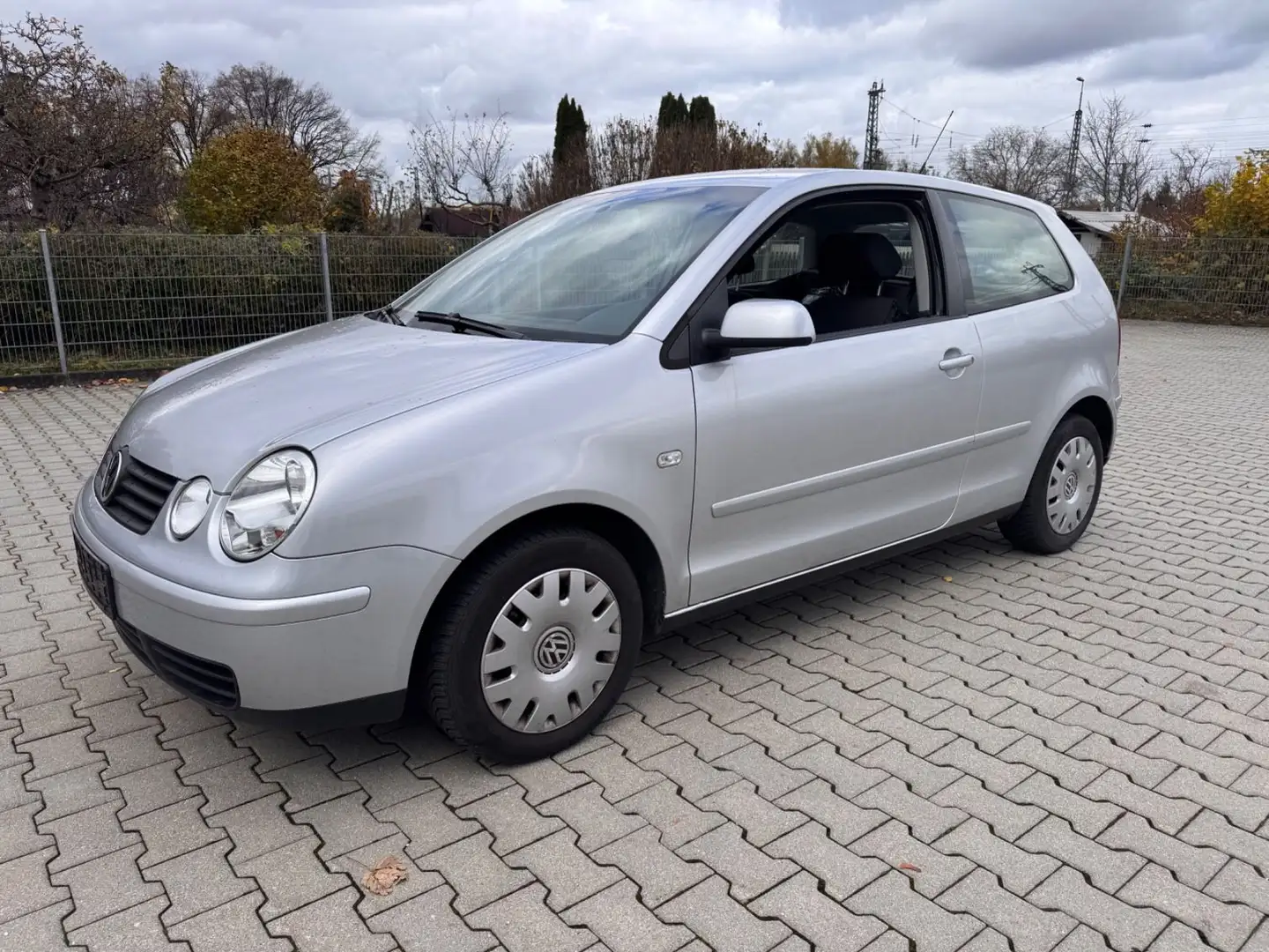 Volkswagen Polo IV Cricket 1,4 KLIMAANLAGE TÜV 10.27 1.HAND Silber - 1