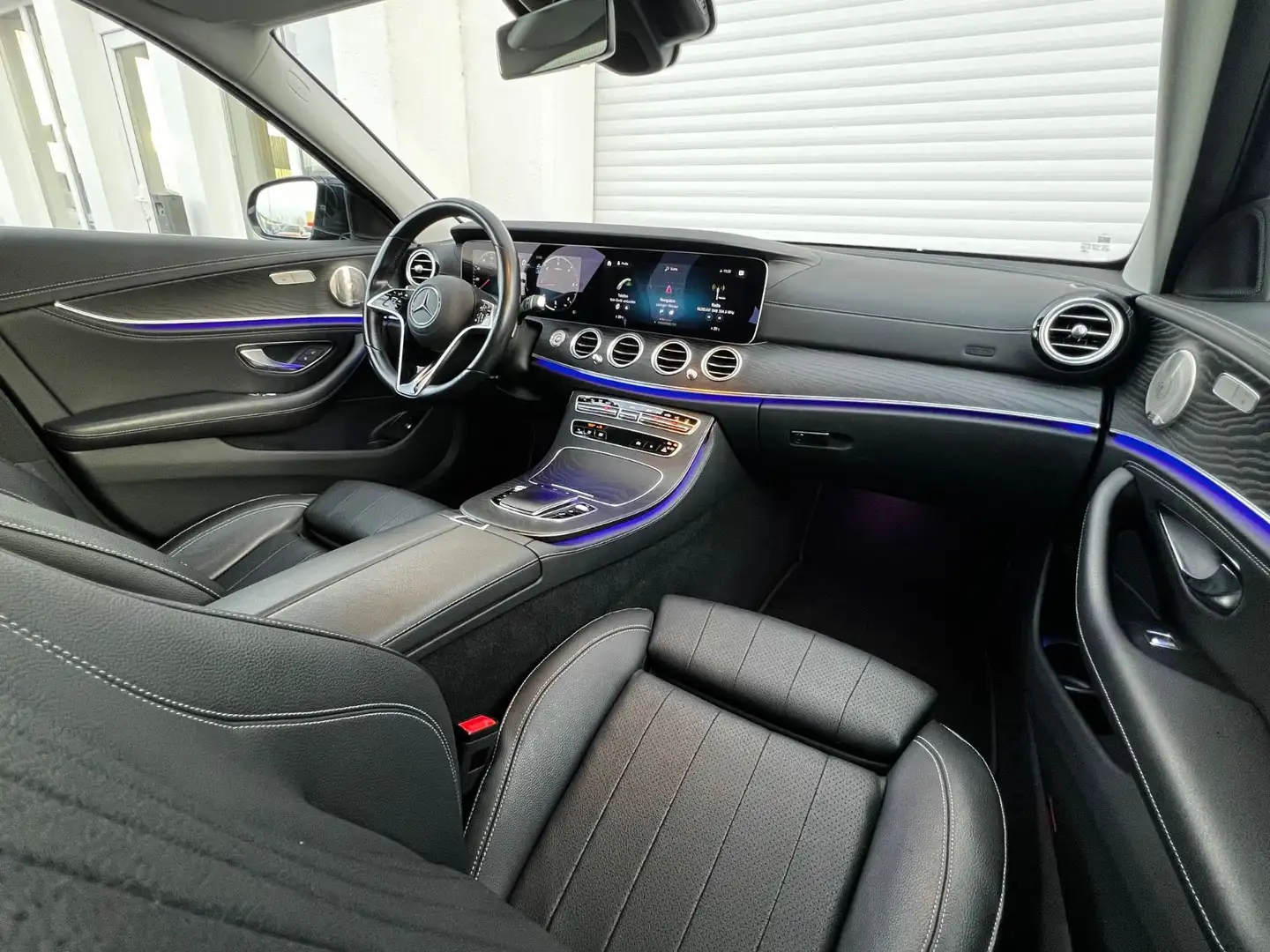Mercedes-Benz E 220 d T Exclusive Leder WIDE Distr Burmest AHK Blau - 2