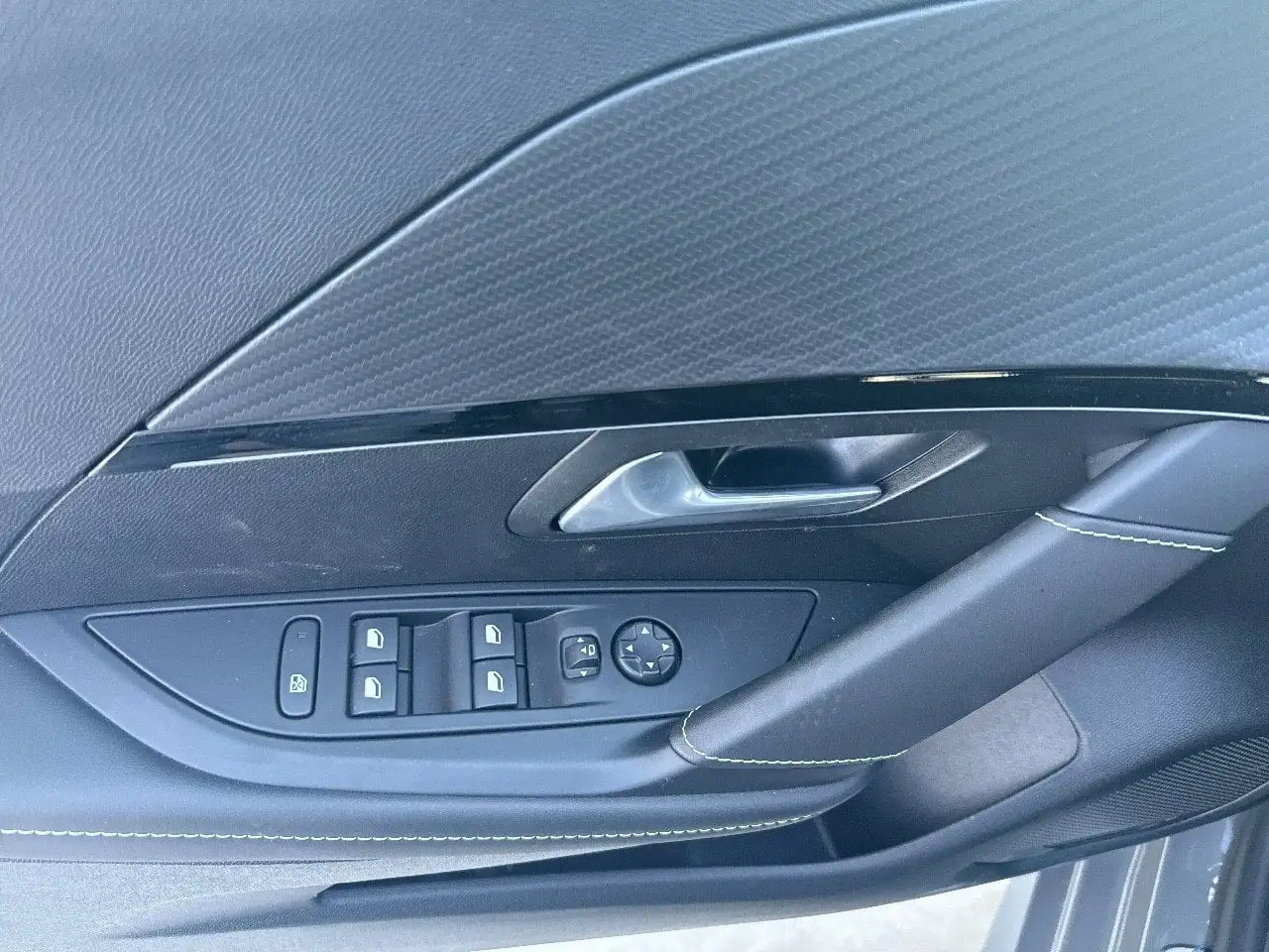 Peugeot 208 GT Hybrid 145 e-DCS6 auto, миниатюра 12