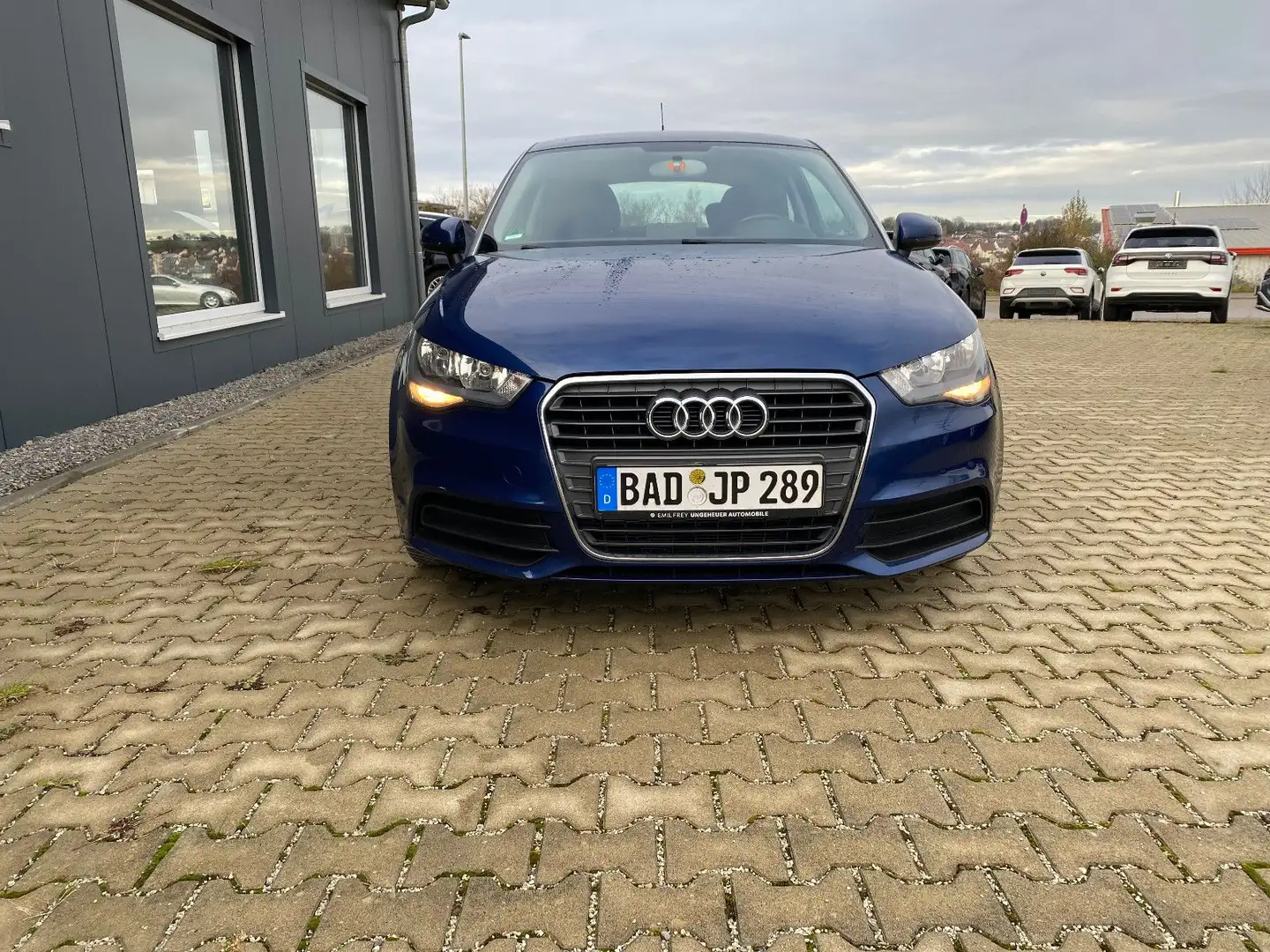 Audi A1 attraction LM-Felgen/NAVI Blau - 2