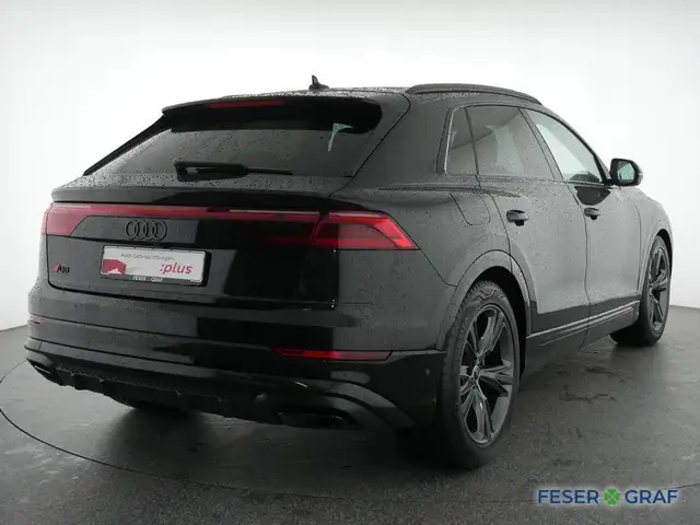 Audi Q8 view 4