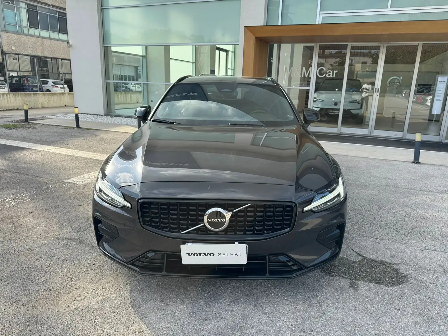 Volvo V60 V60 II 2023 2.0 b3 Plus Dark auto Marrone - 1