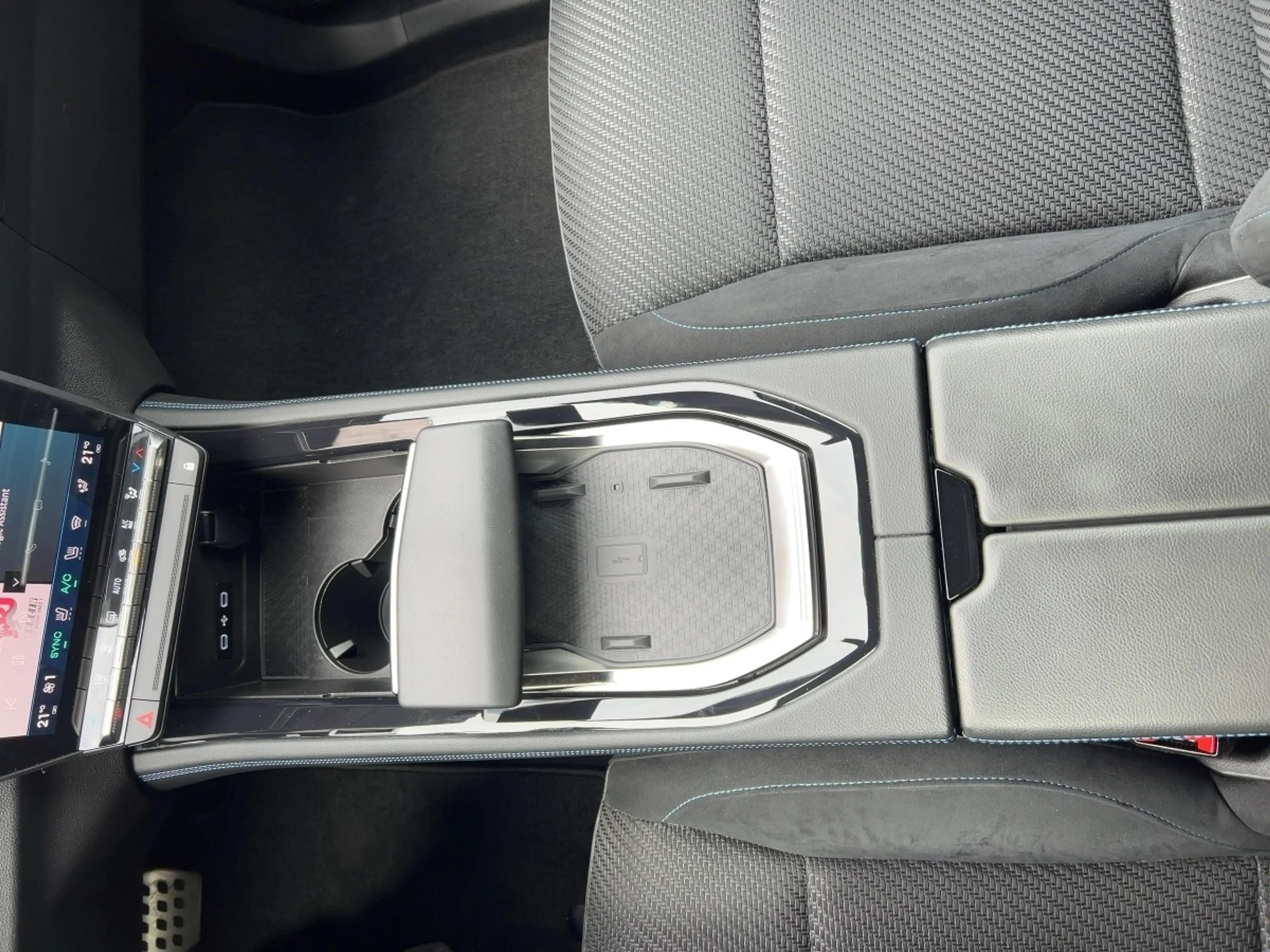 Renault Austral 1.3 TCE 160 Techno Esprit — photo 13