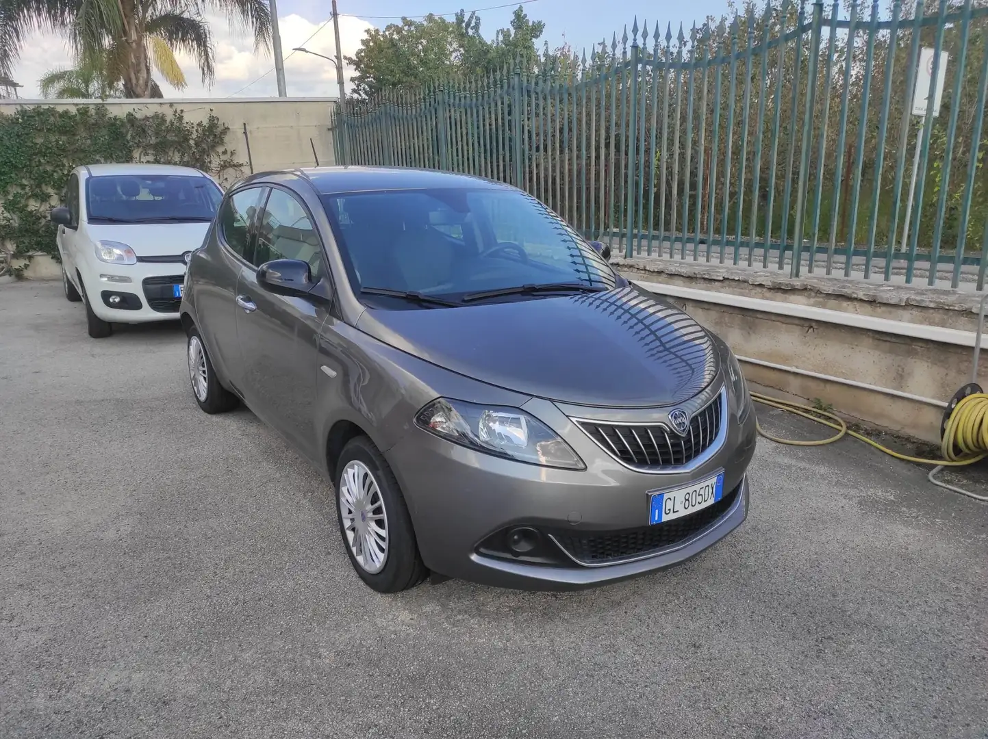 Lancia Ypsilon Ypsilon III 2022 1.0 firefly hybrid Silver s Gris - 2