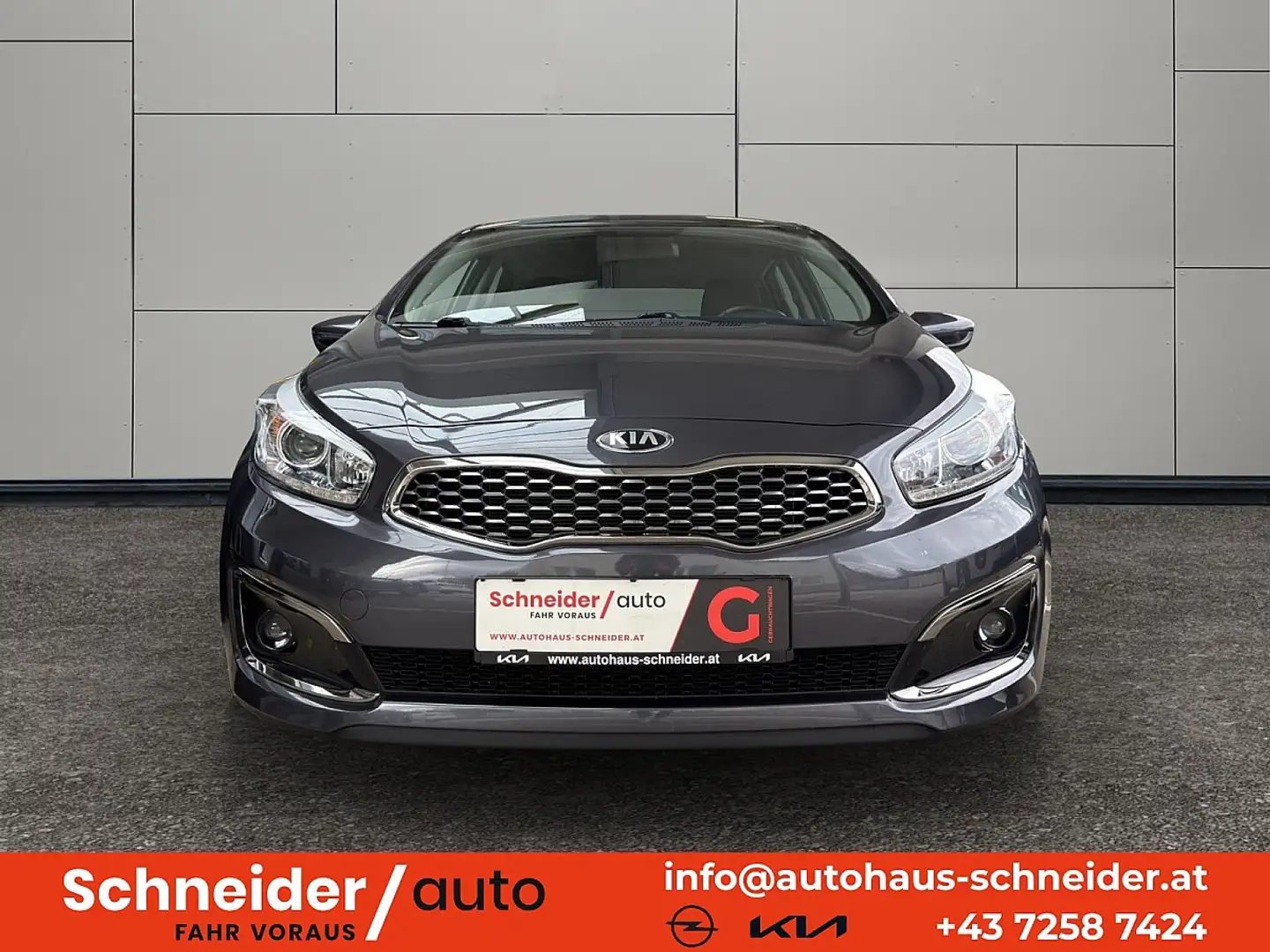 Kia Ceed / cee'd cee'd 1,4 MPI Titan Grau - 2