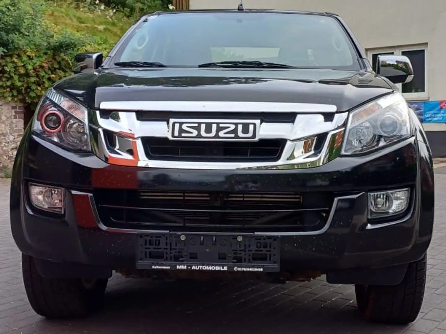 Isuzu D-Max 4x4 Double Cab Custom 6-Gang Schaltung Schwarz - 1