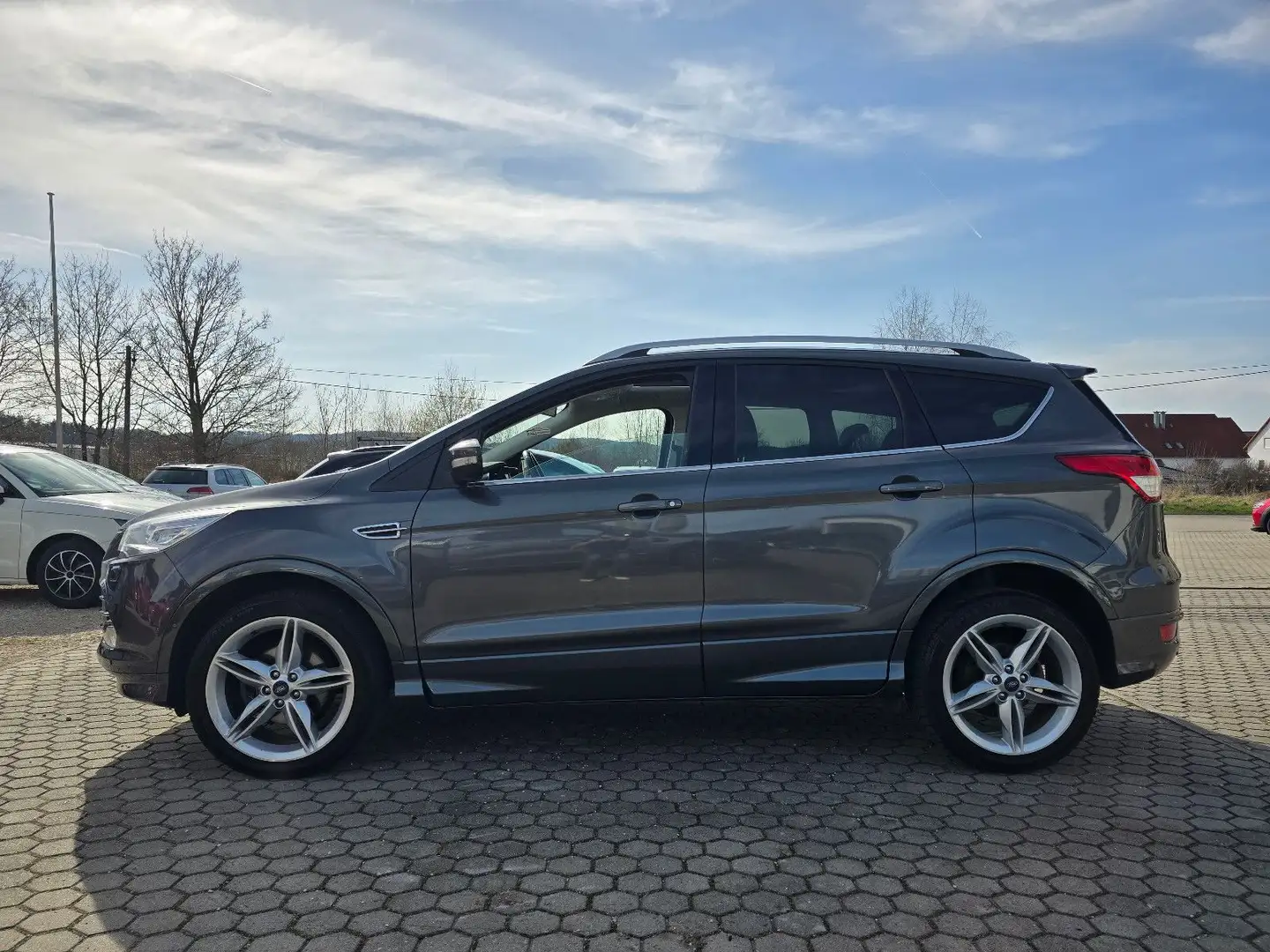 Ford Kuga Individual/Spurhalte/ Pano/ Kamera/ TÜV NEU Gris - 2