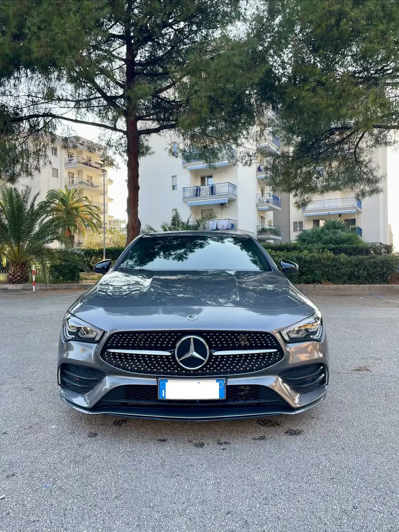 Mercedes-Benz CLA 200 Premium AMG - 1