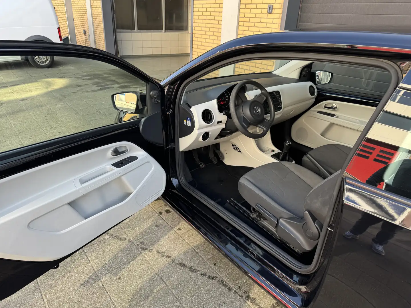 Volkswagen up! 1.0 move up! Zwart - 2