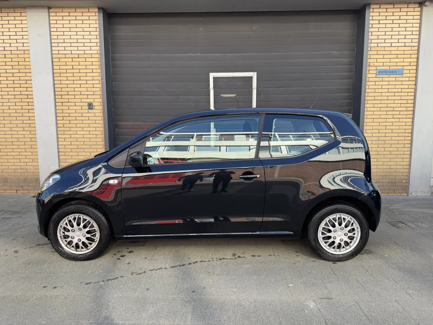 Volkswagen up! 1.0 move up! Zwart - 1
