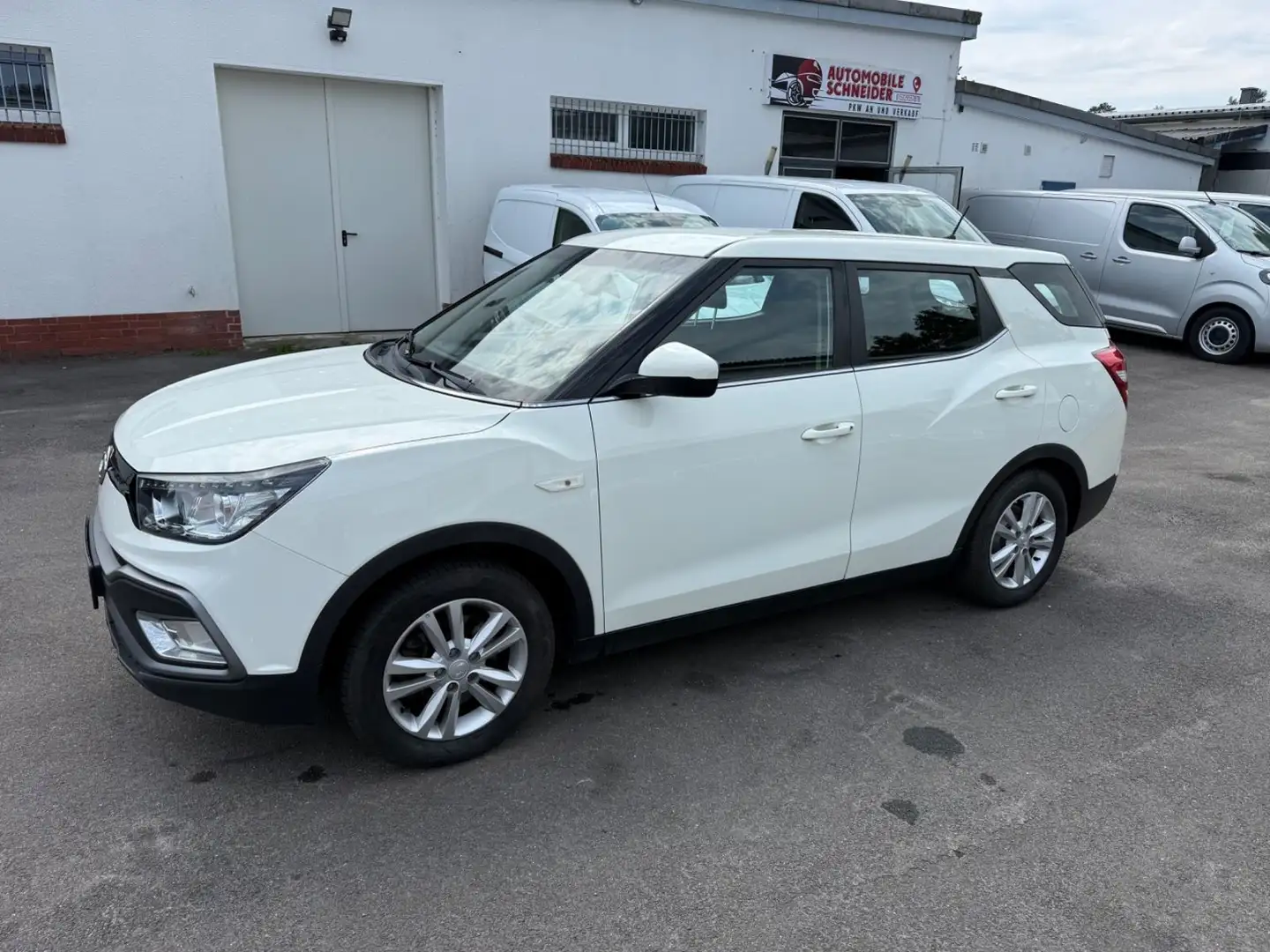 SsangYong XLV Weiß - 2