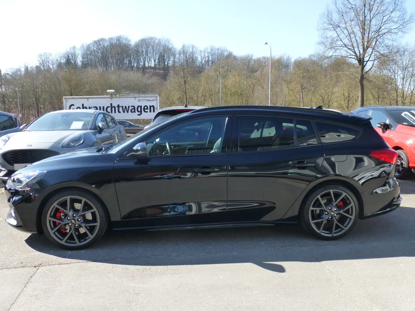 Ford Focus ST_Turnier280PS_StylingPaket_Navi_ACC Schwarz - 2