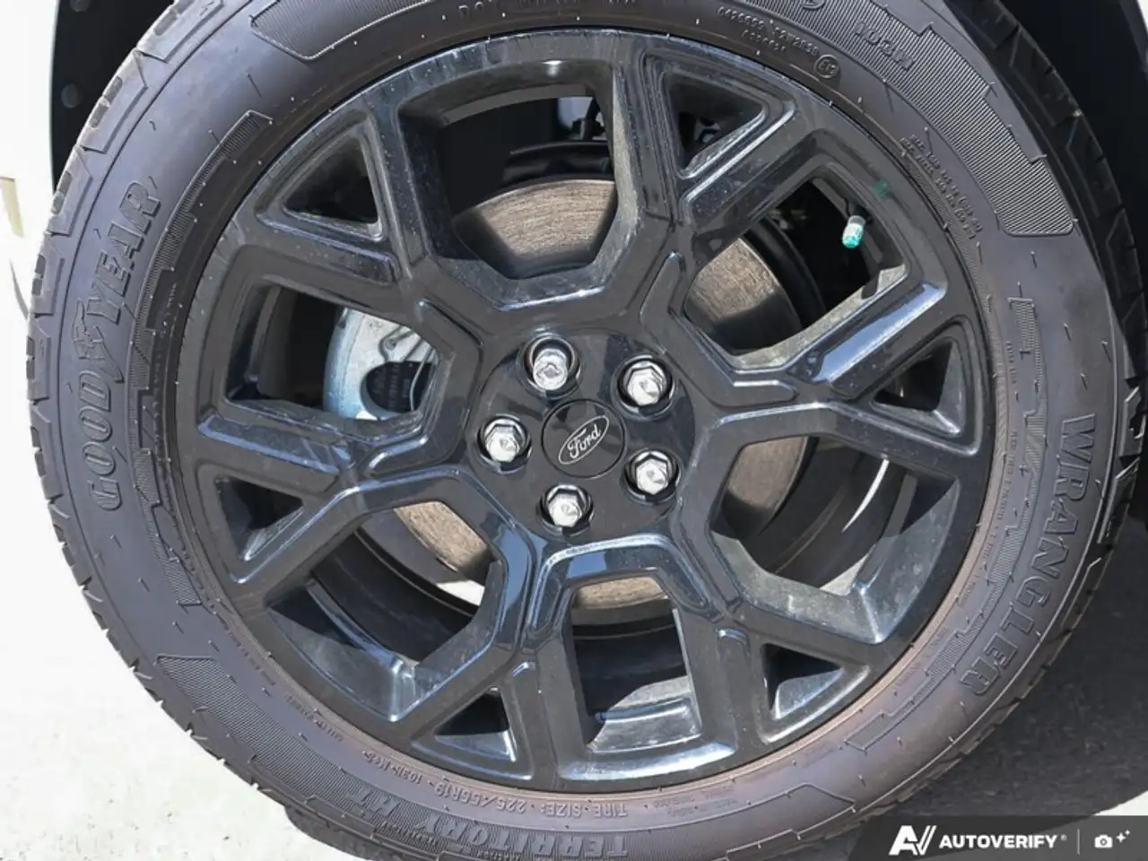 Ford Maverick снимка Ford Maverick