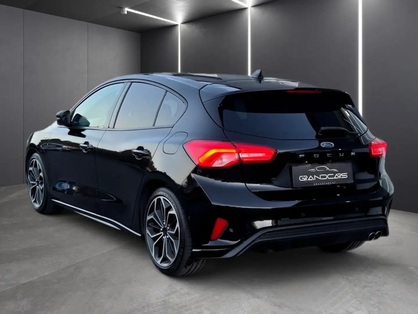 Ford Focus 1,0 EcoBoost ST-Line Business Schwarz - 2