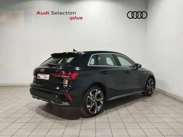 Audi A3 view 4