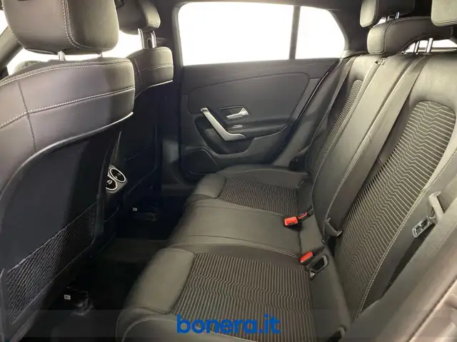 Mercedes-Benz Cla view 16