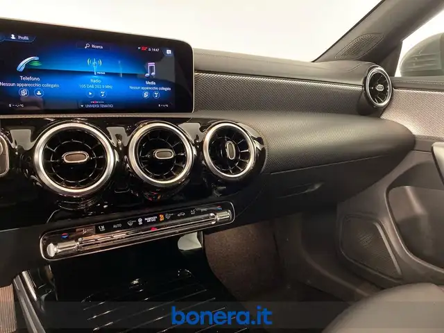 Mercedes-Benz Cla view 12