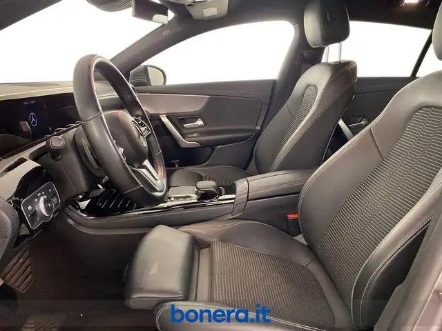 Mercedes-Benz Cla view 10