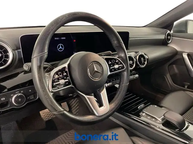 Mercedes-Benz Cla view 11