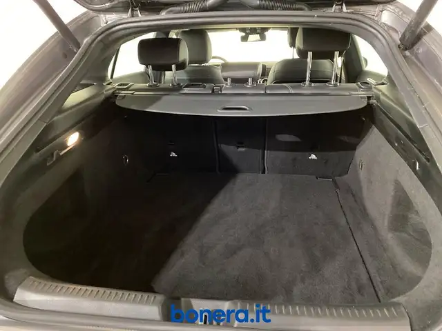Mercedes-Benz Cla view 8