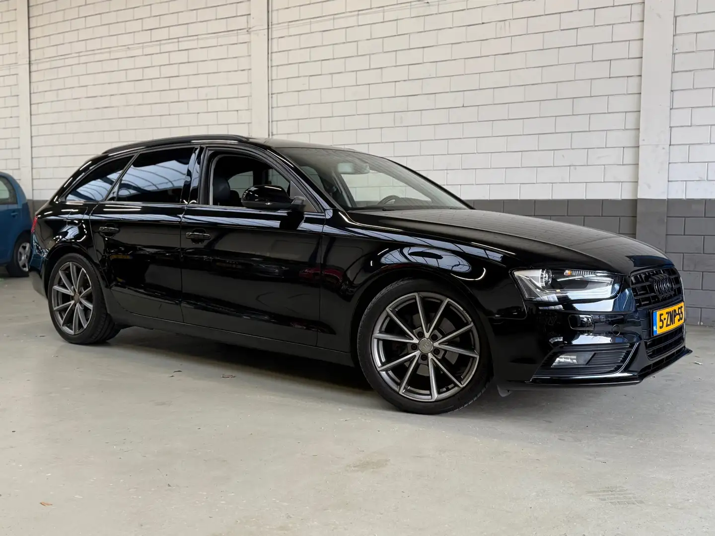 Audi A4 Avant 1.8 TFSI Pro Line S-Line Automaat Zwart - 1